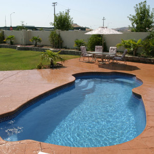 Freeport - Medium Latham Freeform Swimming Pool | Fiberglass Pool ...